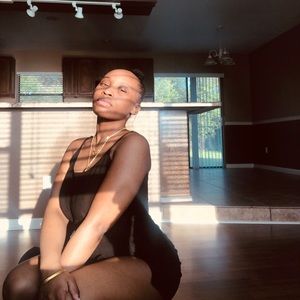 Meet your Posher, Kena